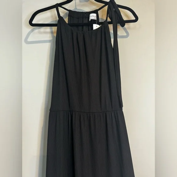 Black halter top, ribbed maxi dress - Picture 8 of 11
